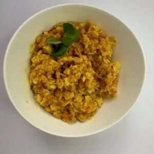 Danie wyprawowe This 1 kurczak w sosie curry z ryżem